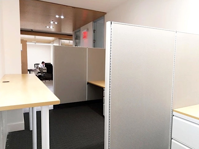 Ny brooklyn office furniture halcyon real estate 113017 2