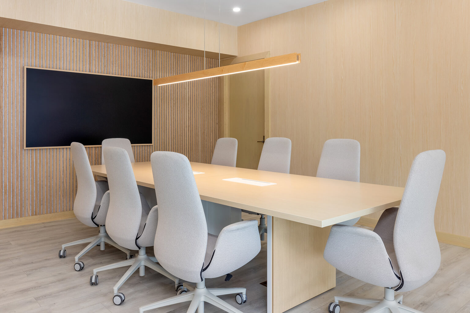 Executive and conference chairs office desk chairs conference lounge chair with wheels space view 1